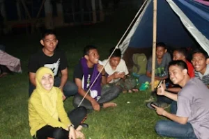 Ngumpul di kemah bakti